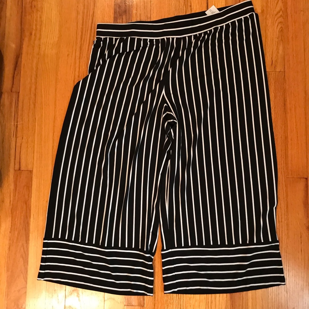 Denim and company stripe wide leg cropped pants